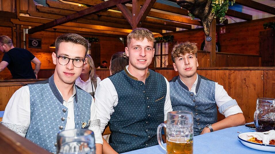 Die Partybilder vom Montag, 17. August, aus dem Festzelt Wenisch. Die Partybilder vom Montag, 17. August, aus dem Festzelt Wenisch.