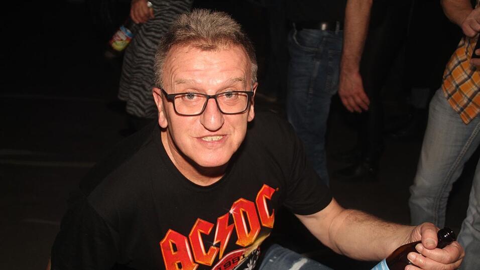 Eindrücke vom Konzertabend der AC/DC-Coverband Barock in er Landshuter Sparkassen-Arena. Eindrücke vom Konzertabend der AC/DC-Coverband Barock in er Landshuter Sparkassen-Arena.