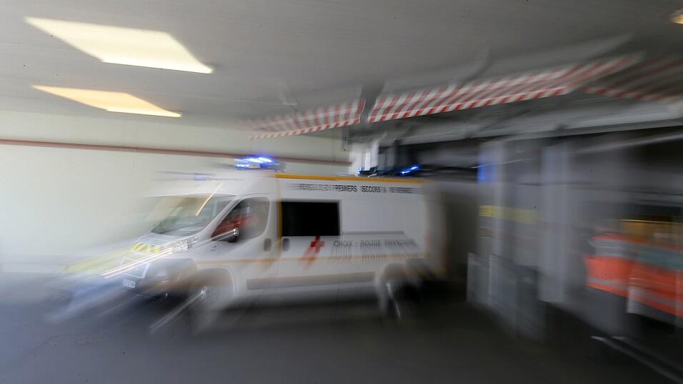 Rettungskräfte konnten vor Ort nur den Tod der beiden Kleinkinder feststellen. (Symbolbild) Rettungskräfte konnten vor Ort nur den Tod der beiden Kleinkinder feststellen. (Symbolbild)
