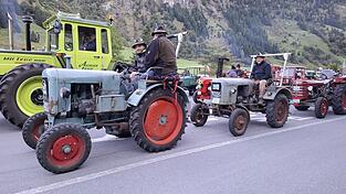 Martin Nunner (vorne, am Steuer) mit seinem Eicher ED16/2, dahinter Martin Hörmannskirchner auf seinem Eicher ED13.