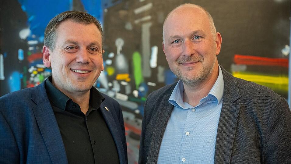 Der Landrat des Eifelkreises Bitburg-Pr&uuml;m, Andreas Kruppert (r.), sieht im autonomen Fahren eine gro&szlig;e Chance f&uuml;r Mobilit&auml;t im l&auml;ndlichen Raum (Archivbild)
