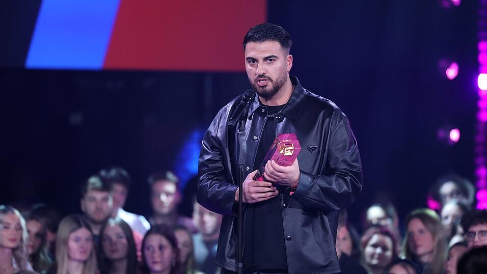 Tahsim Durgun wurde bei der 1Live-Krone-Verleihung im Dezember 2025 in der Kategorie «Beste Unterhaltung» ausgezeichnet. (Archivbild) Tahsim Durgun wurde bei der 1Live-Krone-Verleihung im Dezember 2025 in der Kategorie «Beste Unterhaltung» ausgezeichnet. (Archivbild)