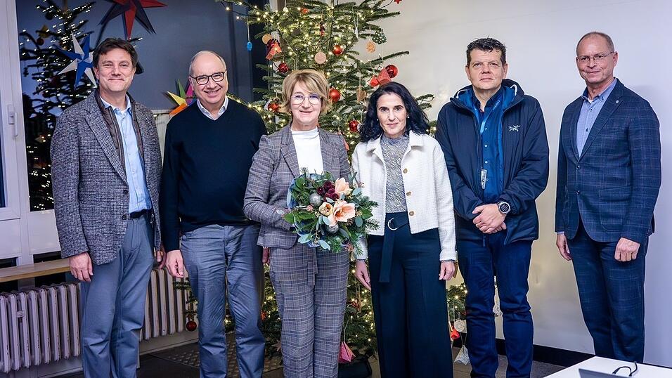 Die neu gewählte Vorstandschaft mit Schulleiter Stanislav Postruznik, Alfred Vögl, Rosmarie Baumgartner, Maria Hofbauer, Daniel Haider und stellvertretendem Schulleiter Guido Lachermeier