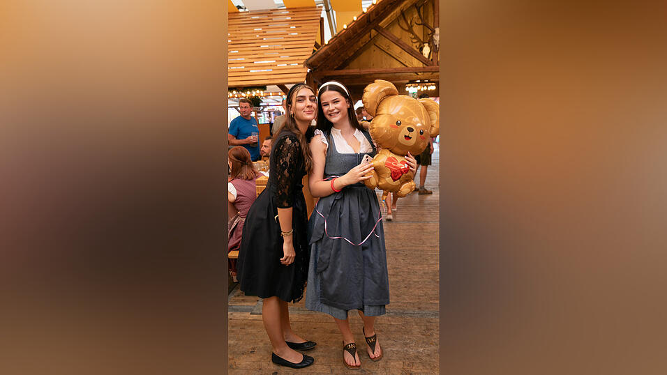 Die Partybilder vom Mittwoch, 14. August, aus dem Festzelt Nothaft. Die Partybilder vom Mittwoch, 14. August, aus dem Festzelt Nothaft.