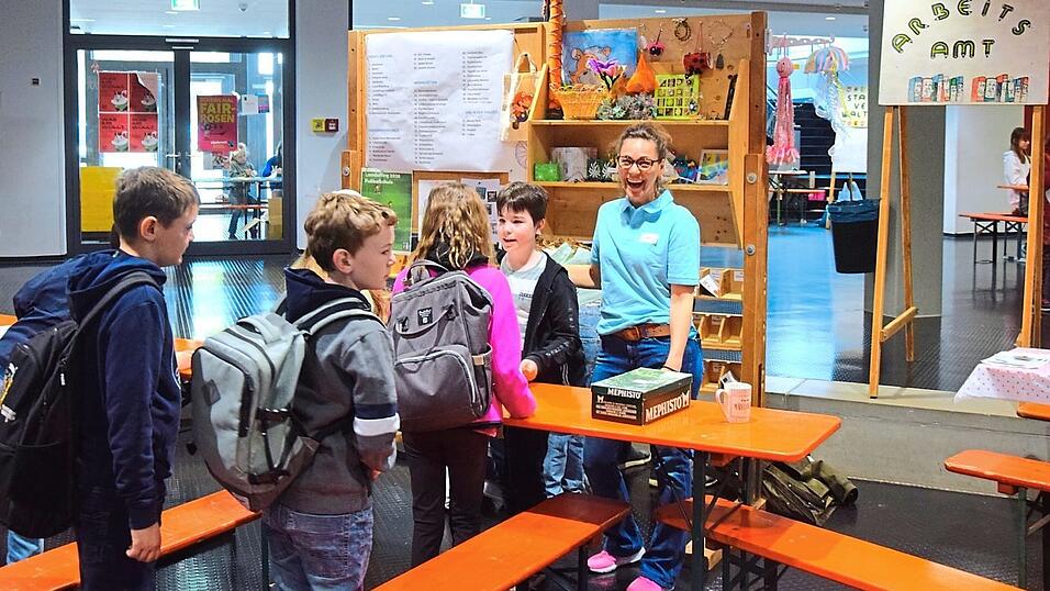 In der Realit&auml;t ein seltener Anblick: Beim Arbeitsamt herrschte eine ausgelassene und freudige Stimmung.