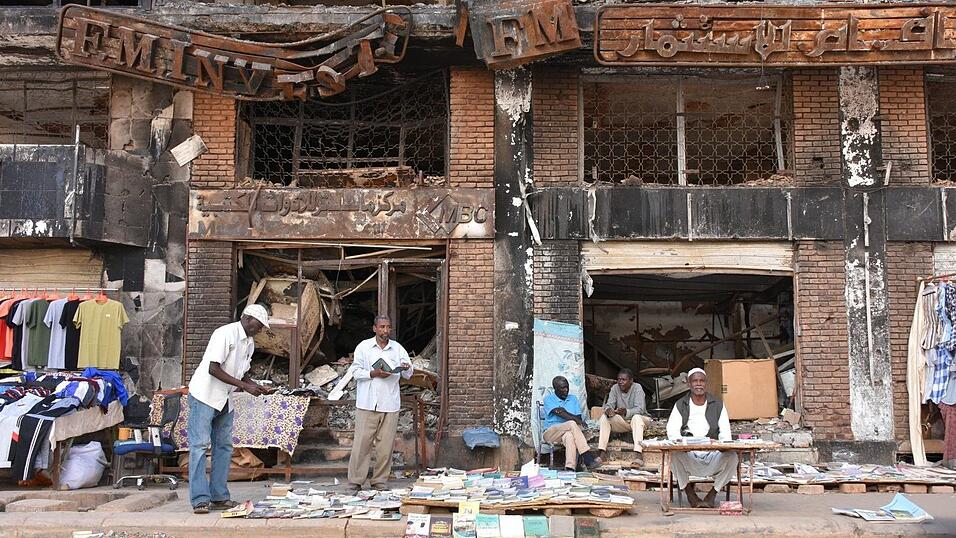 Die Hauptstadt Khartum ist wieder unter Regierungskontrolle, doch von Zerstörungen gezeichnet. (Archivbild) Die Hauptstadt Khartum ist wieder unter Regierungskontrolle, doch von Zerstörungen gezeichnet. (Archivbild)