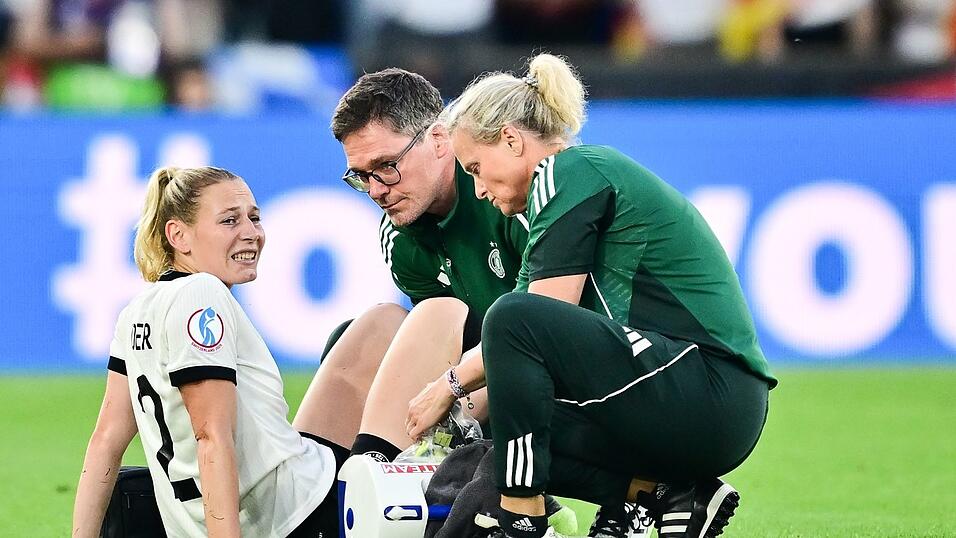Noch nicht komplett fit: Wolfsburgs Sarai Linder, die im EM-Viertelfinale gegen Frankreich verletzt ausgewechselt worden war.
