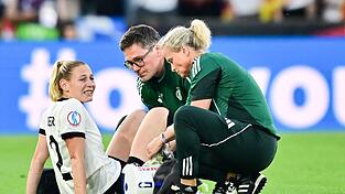 Noch nicht komplett fit: Wolfsburgs Sarai Linder, die im EM-Viertelfinale gegen Frankreich verletzt ausgewechselt worden war.