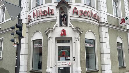 Die Nikola-Apotheke hat bereits geschlossen. Die Nikola-Apotheke hat bereits geschlossen.