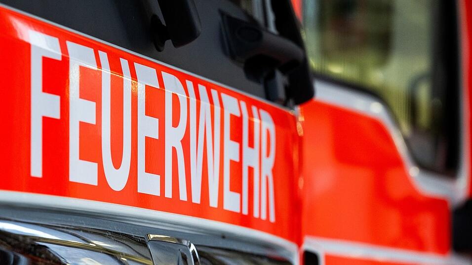 Die Feuerwehren in allen bayerischen Landkreisen und kreisfreien St&auml;dten sollen ein Notstromaggregat bekommen. (Symbolbild)