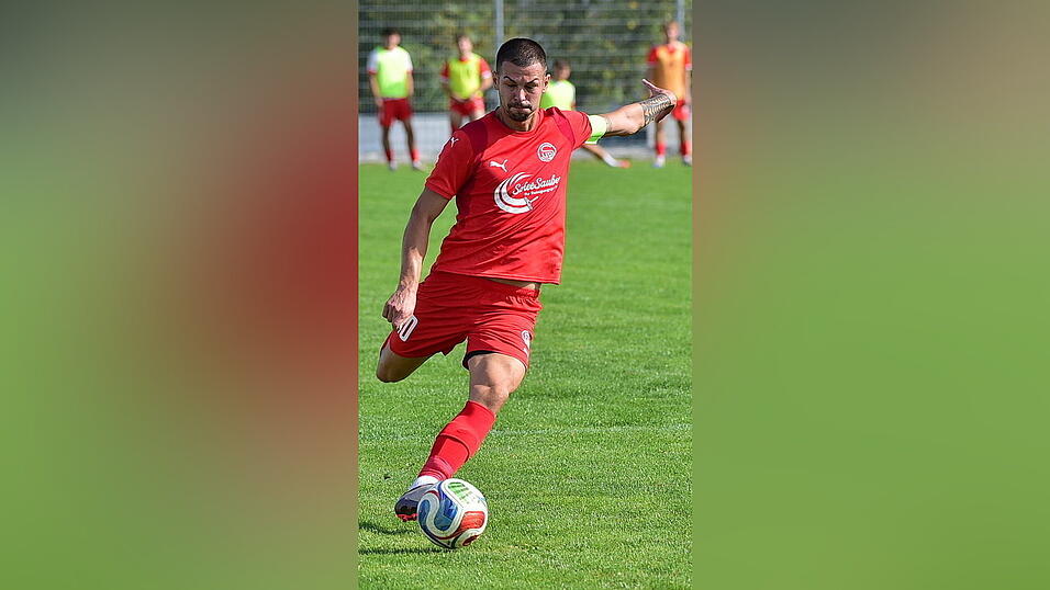 Alexandru Ciucur und die SpVgg Plattling hoffen im Heimspiel gegen den Tabellennachbarn SV Bischofsmais auf die drei Punkte.