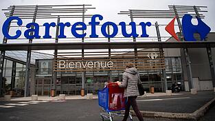 Der Supermarktkette Carrefour machen die Unruhen in Frankreich zu schaffen (Archivbild) Der Supermarktkette Carrefour machen die Unruhen in Frankreich zu schaffen (Archivbild)
