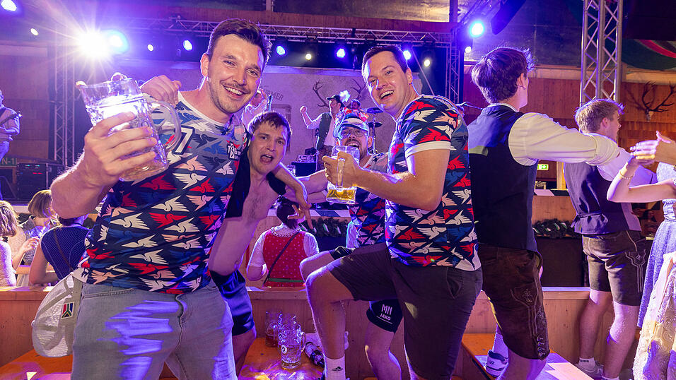 Die Partybilder vom Freitag, 9. August 2024, aus dem Festzelt Weckmann. Die Partybilder vom Freitag, 9. August 2024, aus dem Festzelt Weckmann.