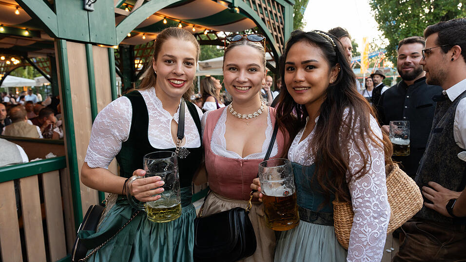 Die Partybilder vom Samstag, 17. August, aus dem Festzelt Nothaft. Die Partybilder vom Samstag, 17. August, aus dem Festzelt Nothaft.