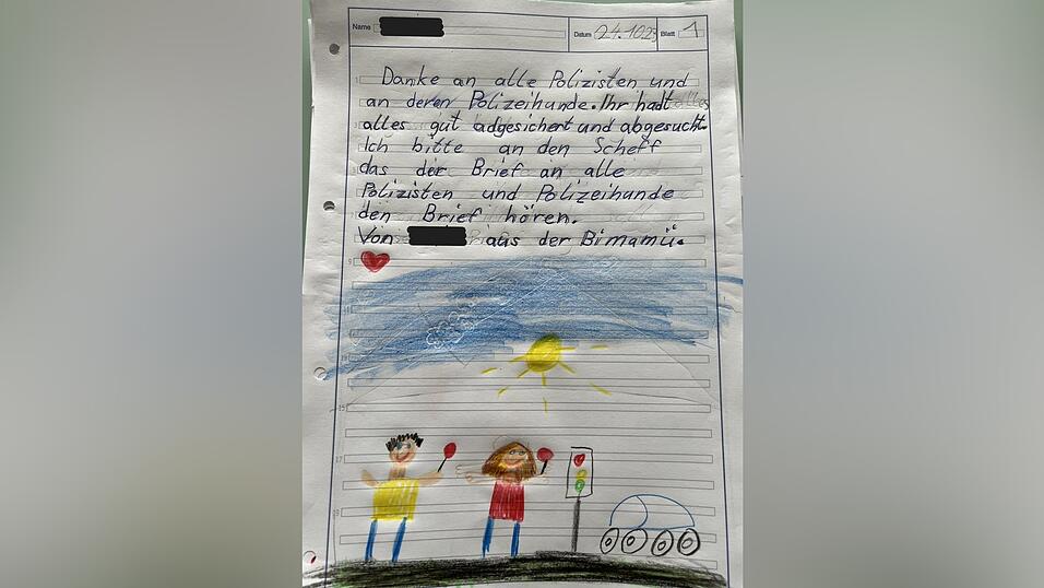 Sch&uuml;ler aus Regensburg bedankten sich am Dienstag mit Zeichnungen bei der Polizei &ndash; und deren Hunden.