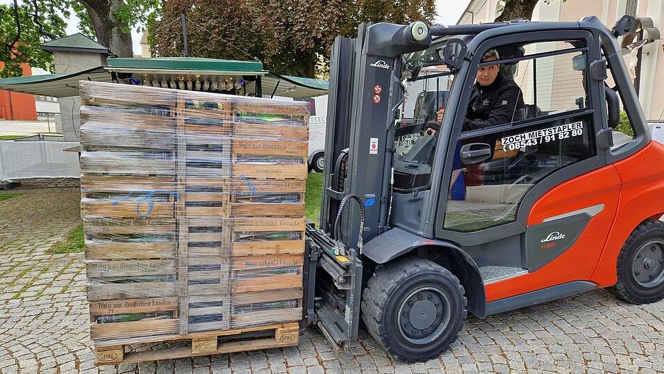 Patrick Johler liefert mit dem Stalper kistenweise Wein an.