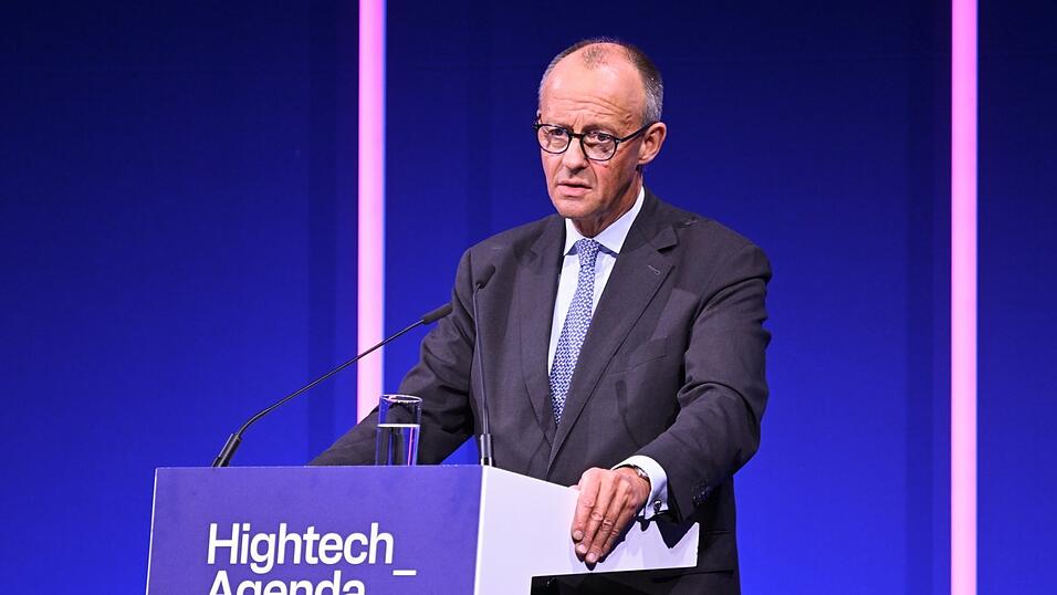 Kanzler Friedrich Merz spricht bei der Veranstaltung „Hightech Agenda Deutschland“ der Bundesregierung. Im Moment steht der Standort Deutschland im internationalen Wettbewerb nicht gut da. Kanzler Friedrich Merz spricht bei der Veranstaltung „Hightech Agenda Deutschland“ der Bundesregierung. Im Moment steht der Standort Deutschland im internationalen Wettbewerb nicht gut da.