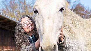 Petra Streibich nimmt Maultiere auf, die die Bundeswehr in Bad Reichenhall nicht mehr braucht. Petra Streibich nimmt Maultiere auf, die die Bundeswehr in Bad Reichenhall nicht mehr braucht.