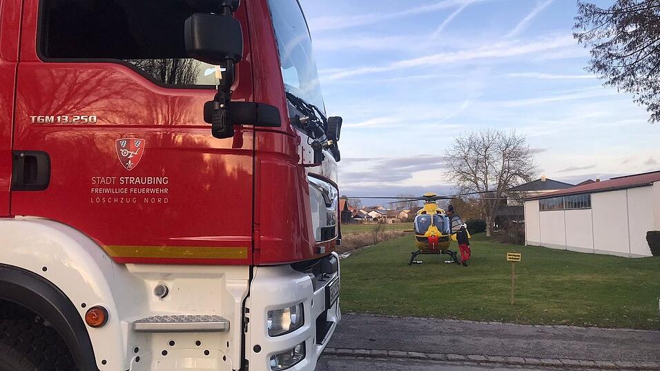 Feuerwehreinsatz in Straubing: Dort ist am Samstagnachmittag eine Scheune in Brand geraten.