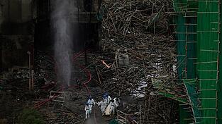 Die Sucharbeiten nach weiteren Leichen könnten noch Wochen andauern.