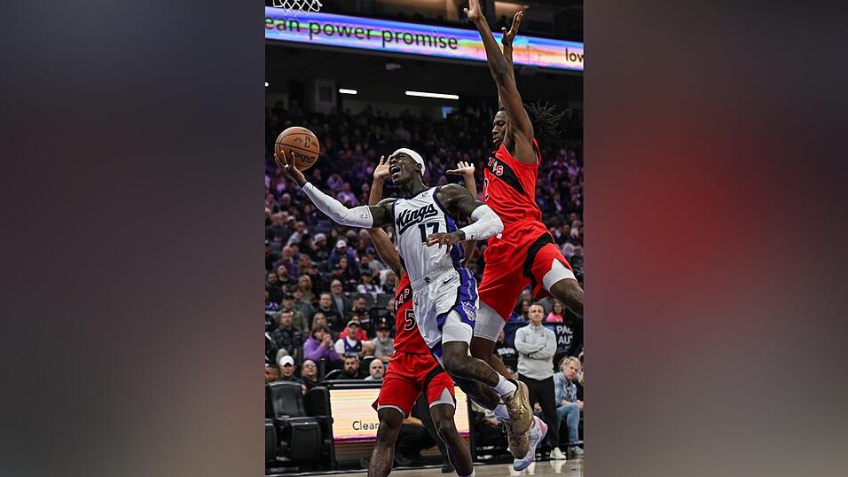 Dennis Schröder (vorne) konnte die nächste Pleite für die Kings nicht verhindern. Dennis Schröder (vorne) konnte die nächste Pleite für die Kings nicht verhindern.