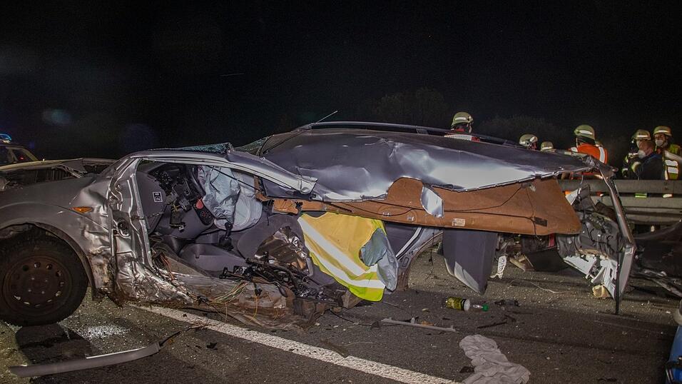 Am sp&auml;ten Sonntagabend ist es zu einem schweren Unfall auf der A3 bei Deggendorf gekommen.