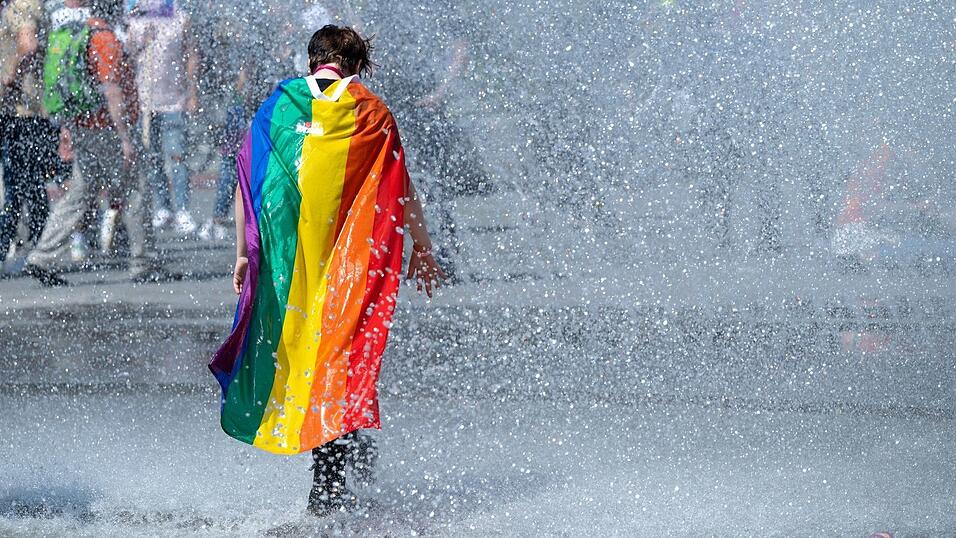 Mehr als 40 CSD-Veranstaltungen gibt es diesen Sommer in Bayern. (Archivbild) Mehr als 40 CSD-Veranstaltungen gibt es diesen Sommer in Bayern. (Archivbild)