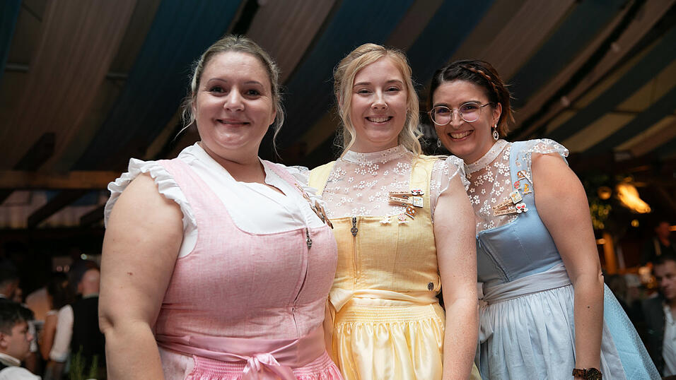 Die Partybilder vom Samstag, 9. August, aus dem Festzelt Wenisch. Die Partybilder vom Samstag, 9. August, aus dem Festzelt Wenisch.