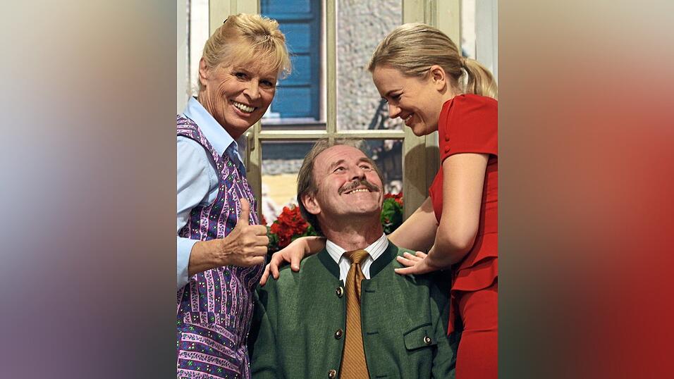 Am Freitag sind die Schauspieler des bekannten Ensembles, unter anderem die aus Landau stammende Simona Mai (r.), in Eichendorf zu erleben. Auch Mona Freiberg und Andreas Kern spielen mit.