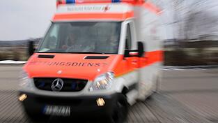 Der 71-Jährige starb in einer Klinik an seinen schweren Verletzungen. (Symbolbild)
