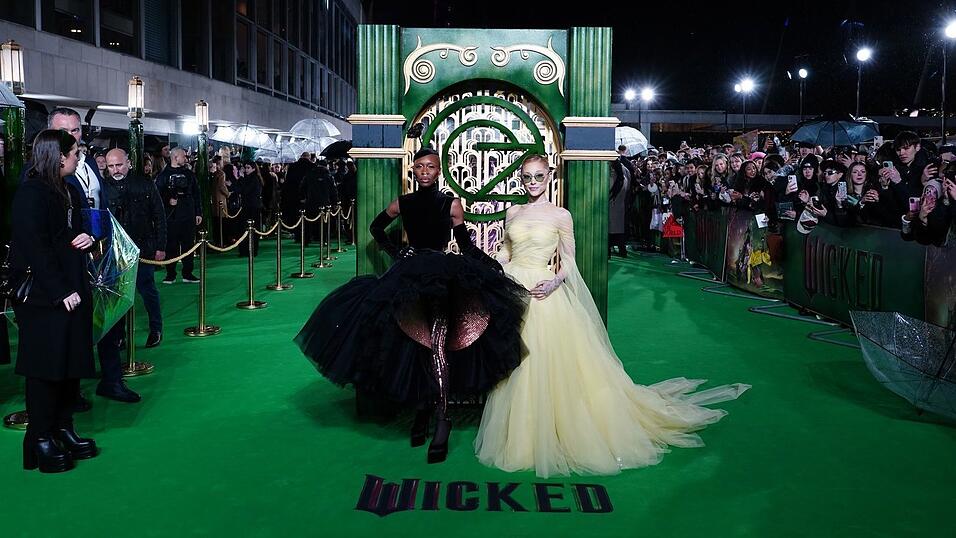 Cynthia Erivo (l) und Ariana Grande sind für ihre Rollen im Musicalfilm «Wicked» nominiert. (Archivbild)