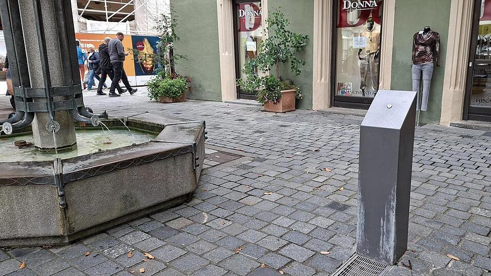 Seine Messwerte sind wieder in Ordnung: Der Trinkwasserbrunnen am Theresienplatz kann ab heute wieder benutzt werden. Seine Messwerte sind wieder in Ordnung: Der Trinkwasserbrunnen am Theresienplatz kann ab heute wieder benutzt werden.