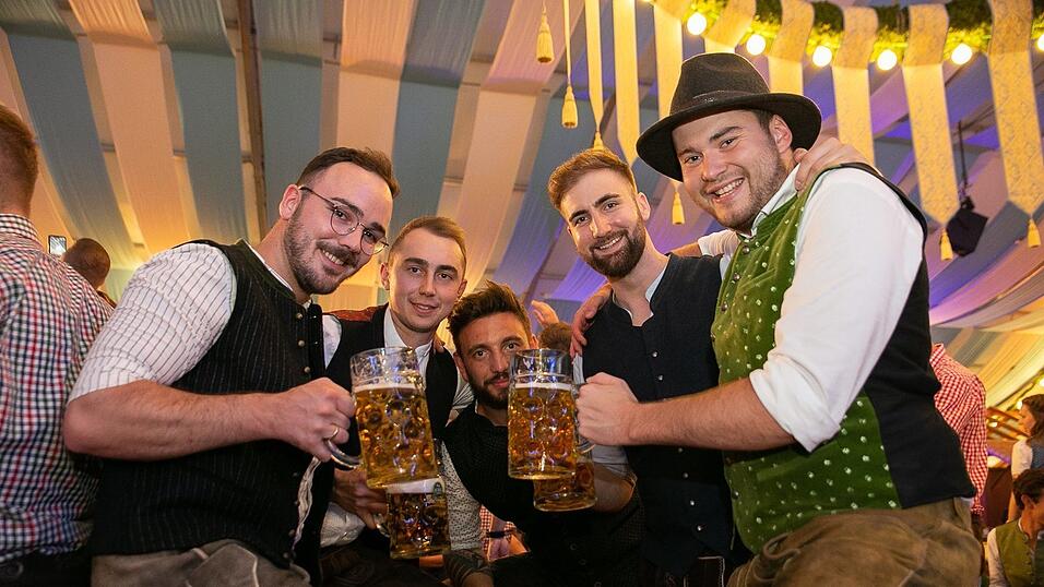 Die Partybilder vom Freitag, 12. August 2022, aus dem Festzelt Wenisch.
