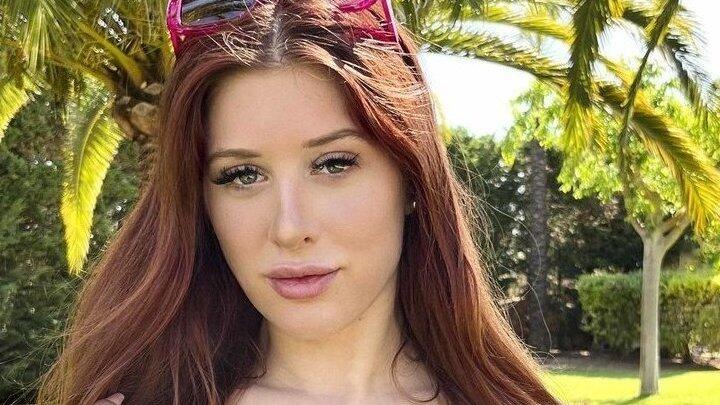 Auch das ist Laura: Auf Mallorca zeigt sie ihr Können als Gogo-Tänzerin bei den 'Party Workers'.