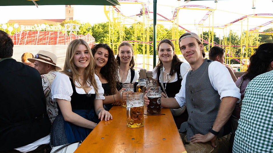 Die Partybilder vom Donnerstag, 13. August, aus dem Festzelt Weckmann. Die Partybilder vom Donnerstag, 13. August, aus dem Festzelt Weckmann.