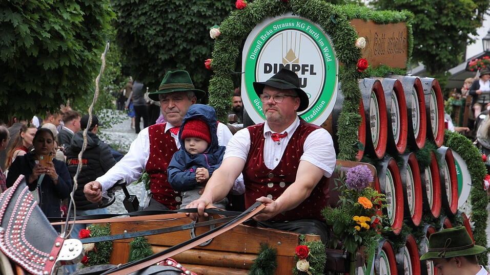 Das war der Bierzelteinzug beim Bad Kötztinger Pfingstvolksfest 2025. Das war der Bierzelteinzug beim Bad Kötztinger Pfingstvolksfest 2025.