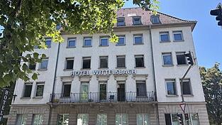 Seit 2012 in Betrieb: die staatliche Unterkunft für Geflüchtete am Stadtgraben, das ehemalige Hotel Wittelsbach.
