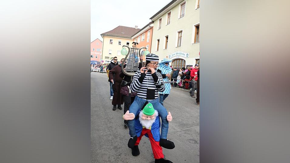 Beim Bogener Faschingsumzug war einiges geboten.