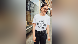 Das Motto auf dem Shirt: Jessica Könnecke ist der Kopf hinter „Mit Ecken und Kanten“. Die Idee: Produkten mit Makeln eine zweite Chance geben.