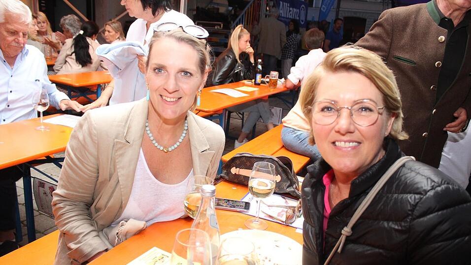 Viele Landshuter genossen ihren Freitagabend auf dem Bismarckplatzfest.