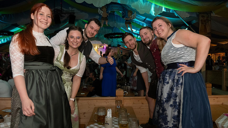 Die Partybilder vom Montag, 14. August 2023, aus dem Festzelt Reisinger. Die Partybilder vom Montag, 14. August 2023, aus dem Festzelt Reisinger.