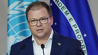 Umweltminister Carsten Schneider sagte, es gehe darum, sich von fossilen Energieträgern «zu befreien». Umweltminister Carsten Schneider sagte, es gehe darum, sich von fossilen Energieträgern «zu befreien».