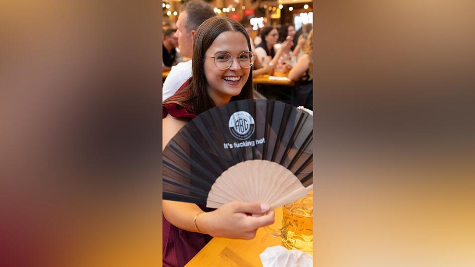 Die Partybilder vom Sonntag, 9. August, aus dem Festzelt Krönner. Die Partybilder vom Sonntag, 9. August, aus dem Festzelt Krönner.