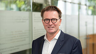 J&uuml;rgen Helmes ist Hauptgesch&auml;ftsf&uuml;hrer der IHK Regensburg.