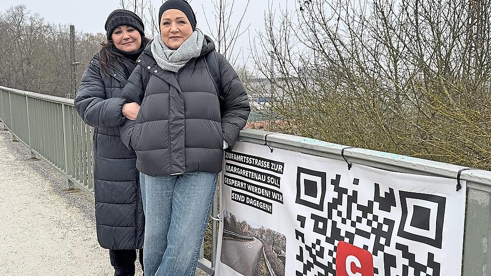 Angelina Fischer und Daniela Klein mobilisieren ihre Margaretenau gegen eine geplante Stra&szlig;ensperrung. Inzwischen h&auml;ngen Banner, an einer Demo wird geplant.