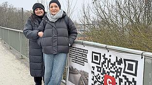 Angelina Fischer und Daniela Klein mobilisieren ihre Margaretenau gegen eine geplante Straßensperrung. Inzwischen hängen Banner, an einer Demo wird geplant. Angelina Fischer und Daniela Klein mobilisieren ihre Margaretenau gegen eine geplante Straßensperrung. Inzwischen hängen Banner, an einer Demo wird geplant.