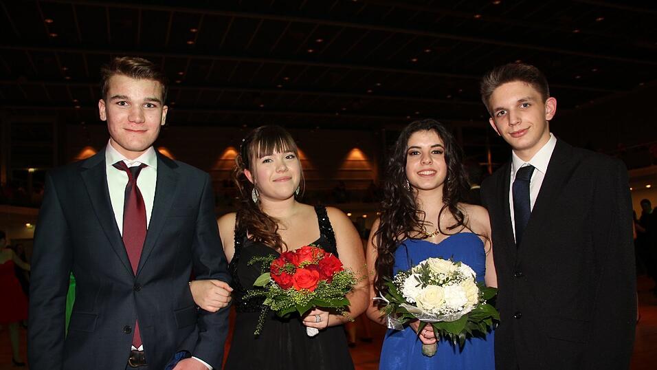 Die Bilder vom Abschlussball der Tanzschule Seidel in der Fraunhofer-Halle am 28. November. Die Bilder vom Abschlussball der Tanzschule Seidel in der Fraunhofer-Halle am 28. November.