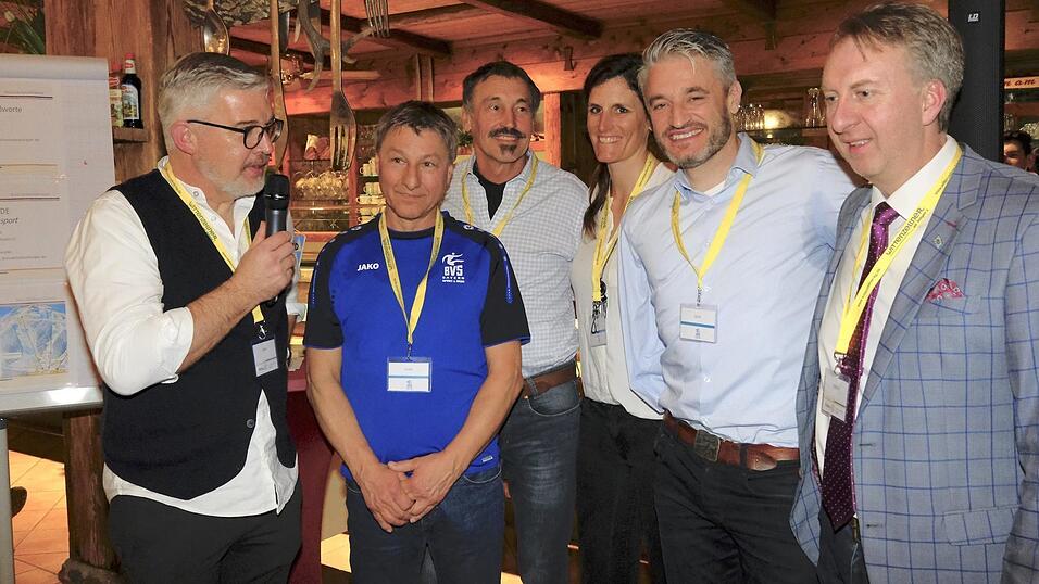 Zur Talkrunde meldeten sich (von links) Anton Wittenzellner (v.li.), Justin Gruber, BVS-Vizepr&auml;sident Georg Steibl, Trainerin Maike Hujara, Gerd Sch&ouml;nfelder und Helmut Plenk zu Wort.