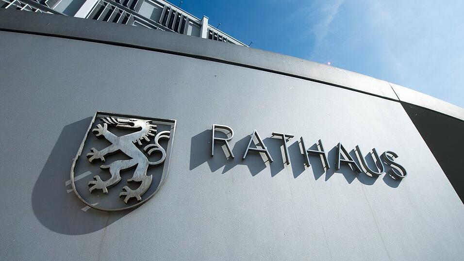 Das neue Rathaus in Ingolstadt. Die Ingolstädter wählen parallel zur Bundestagswahl einen neuen Oberbürgermeister. (Archivbild) Das neue Rathaus in Ingolstadt. Die Ingolstädter wählen parallel zur Bundestagswahl einen neuen Oberbürgermeister. (Archivbild)