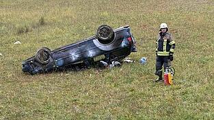 Ganz schön viel zu verkraften hat eine Familie nach einem Unfall bei Dinzling. Eine Schwangere verlor dabei ihr Ungeborenes.